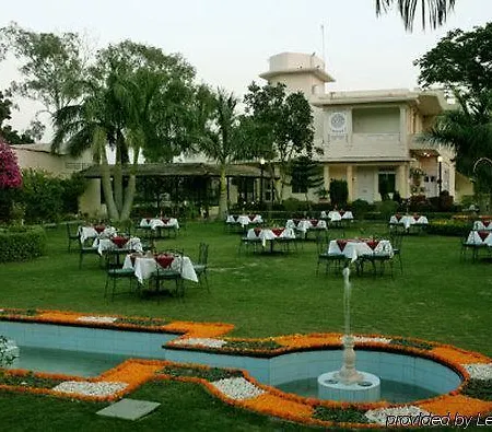 Shikarbadi Hotel - By The Lake Heritage By Hrh Group Of Hotels 